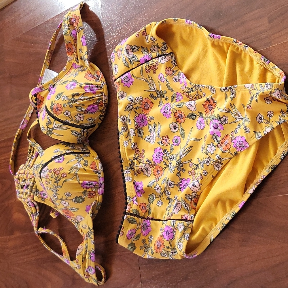 Ladies swim suit